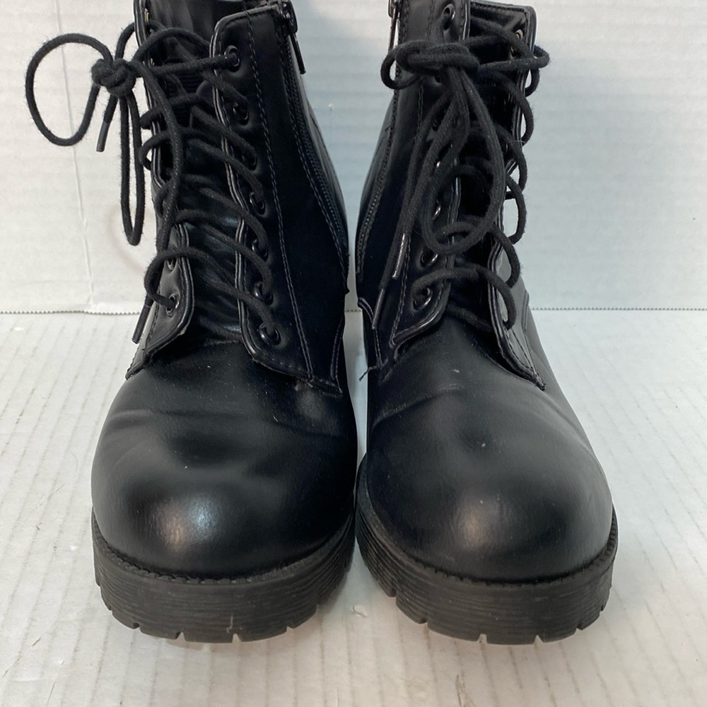 Soda High Top Shoes size 7.5 Black